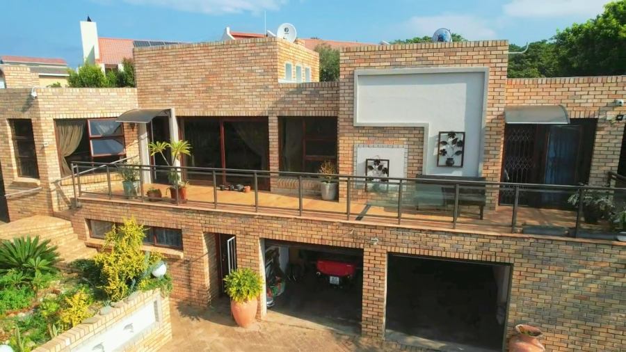 4 Bedroom Property for Sale in Ferreira Town Eastern Cape